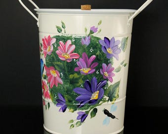 Compostera de encimera con margaritas pintadas a mano: contenedor de cocina de metal