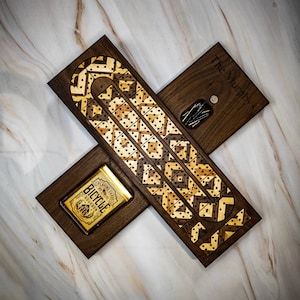 Tablero de cribbage - Tablero de cuna - Almacenamiento de tarjetas y clavijas - Grabado personalizado disponible