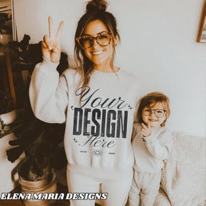 Trendiges Boho Gemütliches Mockup | Adrettes Boho Mockup | Graues Sweatshirt Mockup | Boho