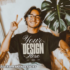 Trendiges Herren Model Mockup | Schwarzes T-Shirt Mockup | BOHO Ästhetischer Mock