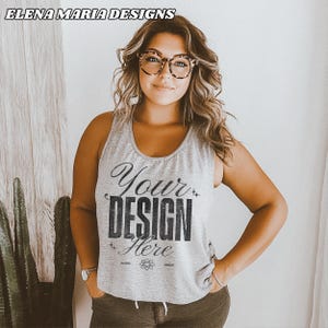 Trendy Boho Grau Tank Top Model Mockup | Ästhetischer Mock des Westens