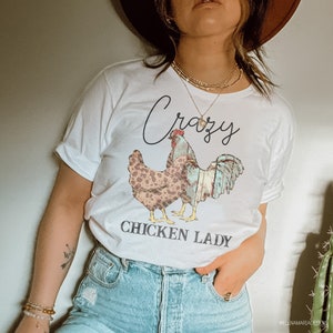 Diseño de sublimación de Crazy Chicken Lady / Estampado de leopardo de madera de granero PNG Transferencia de sublimación PNG Clipart