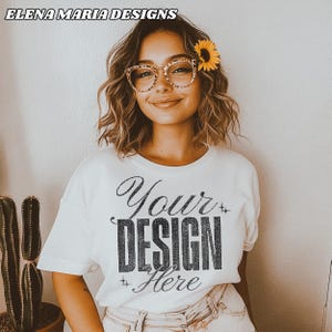 Trendy zonnebloemwit T-shirtmodel mockup | BOHO Esthetische mock