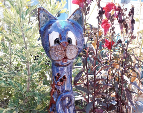 Decorative garden cat