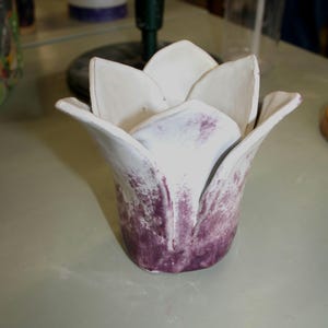 Printable pottery template and instructions to make a tulip plant pot