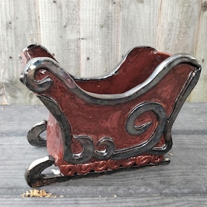 Printable pottery template and instructions to build Santa's Sleigh Pot