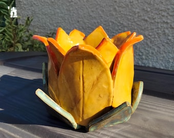 Printable pottery template and instructions to make a small lily plant pot