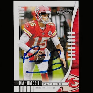 Patrick Mahomes II autograph signed 2019 Panini card #38 Chiefs