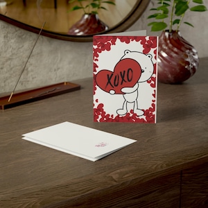 Tarjeta de San Valentín con oso blanco XOXO - Descarga digital adorable - Oso blanco con corazón rojo - Tarjetas imprimibles de 3 x 5 y 5 x 7