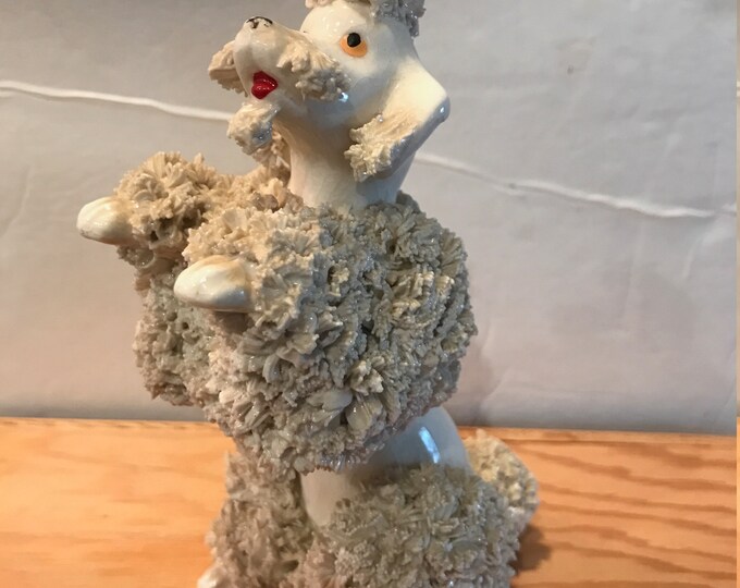 #998 Approx Unmarked Vintage ivory spaghetti ceramic begging poodle 5 12 tall
