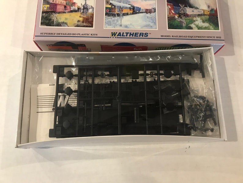 Walthers HO scale No #1280 964819 Difco Side Dump Car Burlington Northern Kit 932-5955