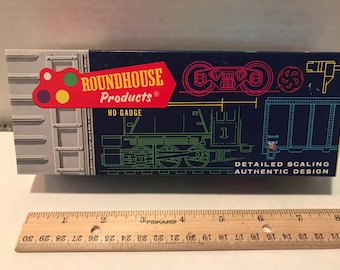 Roundhouse HO scale CB & Q 40' 3-bay offset hopper No. 1621. In original box with instructions. Unassembled. #1307