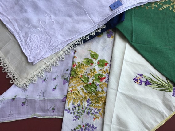 Collection of 10 vintage hankies / handkerchiefs … - image 2