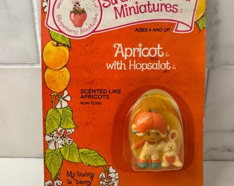 NIP vintage 1981 Kenner Strawberryland Miniatures set featuring Apricot and her pet bunny, Hopsalot