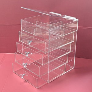 Large Acrylic Cosmetic Display Cases Diamond Pattern Make Up Organizers and  Storage (never Used) for Sale in Brooklyn, New York - OfferUp