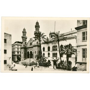 Carte postale Alger, Algérie - Façade de la cathédrale et du palais du gouverneur