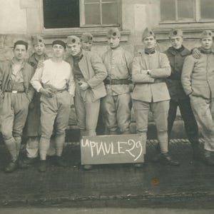 Soldados franceses da Primeira Guerra Mundial em "La Piaule 29" Cartão postal fotográfico