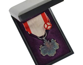 WW2 Era Japanese army medal of the Rising Sun, 8th Class 旭日章, Kyokujitsu-shō