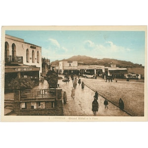 Carte postale d'Ouezzane, Maroc – Grand Hôtel et la Place, début du XXe siècle