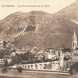 Santuari e Forte a Lourdes, Francia Cartolina Vintage