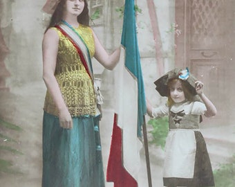 1914’s World War I France Patriotic Postcard Military Marianne French Flag