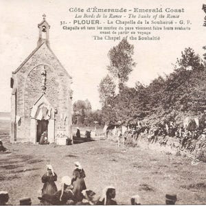 Plouër-sur-Rance - La Chapelle de la Souhaité França Cartão Postal Vintage