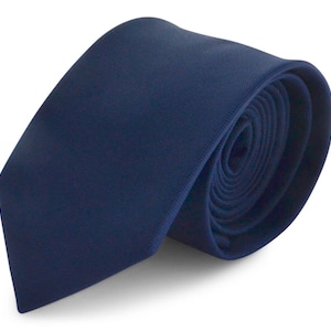 Cravate bleu marine pour homme, Cravate bleu marine pour homme, Cravates de mariage, Cravates de mariage, Cravates pour mariés, Cravate pour papa mariage