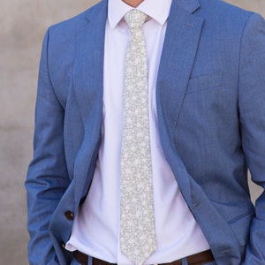Dusty Sage Floral Tie for Man, Skinny Wedding Ties, Wedding Neckties, Ties for Groom and Groomsmen, Gifts for Groom Groomsmen