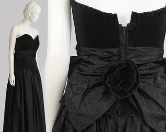 Gothic Dracula-Inspired Black Dress – Sweetheart Bust, Fan Bow, Knife Pleats, Fantasy Formal Gown