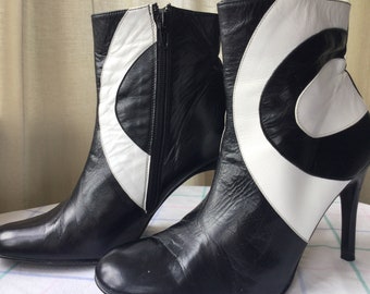 EU40 stiletto heeled leather boots by Shelly’s of London, made in Spain, black white, UK 6, quirky short boots