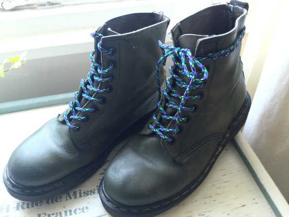 UK8.5 Dr Martens imperfect matt khaki green 8 hole