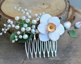 Lilly of the valley hairpiece Bridal white pearl floral hair comb Handmade Daffodil headpiece Wedding pearl hair jewelry Spring hair flower