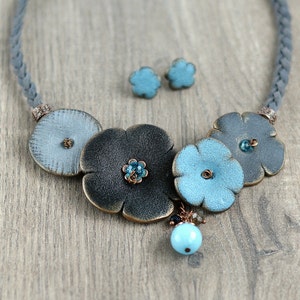 Chunky bib necklace Statement floral bib necklace Blue flowers jewelry set Gift women Bold statement necklace Girl gift Fancy jewelry set image 1