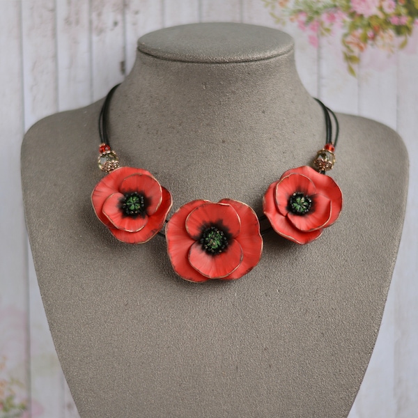 Red Poppy Necklace Statement poppies necklace Poppy jewelry Red flower necklace Red floral Nature inspired jewelry Poppy wedding necklace