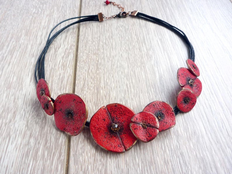 Poppy Necklace, Red Floral Necklace, Stylised Poppy, Art Poppy Necklace, Red Poppy Accessory, Poppy wedding Nature inspired casual necklace imagen 2