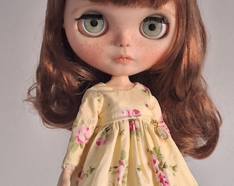 Gelbes Sommerkleid für Blythe-Puppe