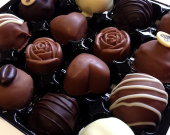 Luxe doos chocolaatjes, 16 handgemaakte truffels en gevulde chocolaatjes, perfect cadeau