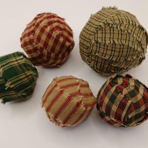 Rag Balls, Homespun Rag Balls, Christmas Bowl Filler, Christmas Rag Balls, Primitive Rag Balls, Country Decor, Set of Rag Balls, Rustic Ball