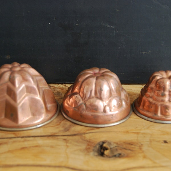 3 small vintage French jelly molds in copper and tin - set with 3 different sizes