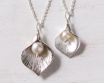 Mother Daughter Necklace Set of 2, Two Matching Calla Lily Necklaces, Gift for Mom and Daughter, Sterling Silver