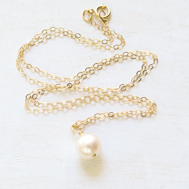 Dainty Minimalist Handmade Gift for Bridesmaids White Freshwater Pearl Bridesmaids Jewelry Set of 3 or 4 Single Pearl Necklace in Gold
