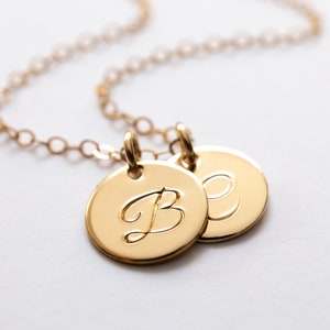 Custom Initial Disk Necklace in Gold Filled, Gift for Mom, Personalized with Initials for Children&#39;s Names, Multi Initial Necklace