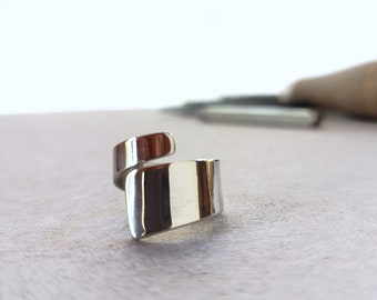 SR63* "Balance" - a open silver Ring - a design searching for the balance in the continuous movement in life