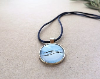 000A bgd* "LifeGuide Amulet" - crane - Necklace with a watercolor painting representing the beauty and love in life