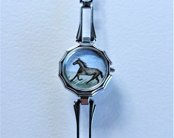 000B WsH* "Time's Precious" - vintage Bracelet; a recycles watch case with a tiny watercolor painting (original)