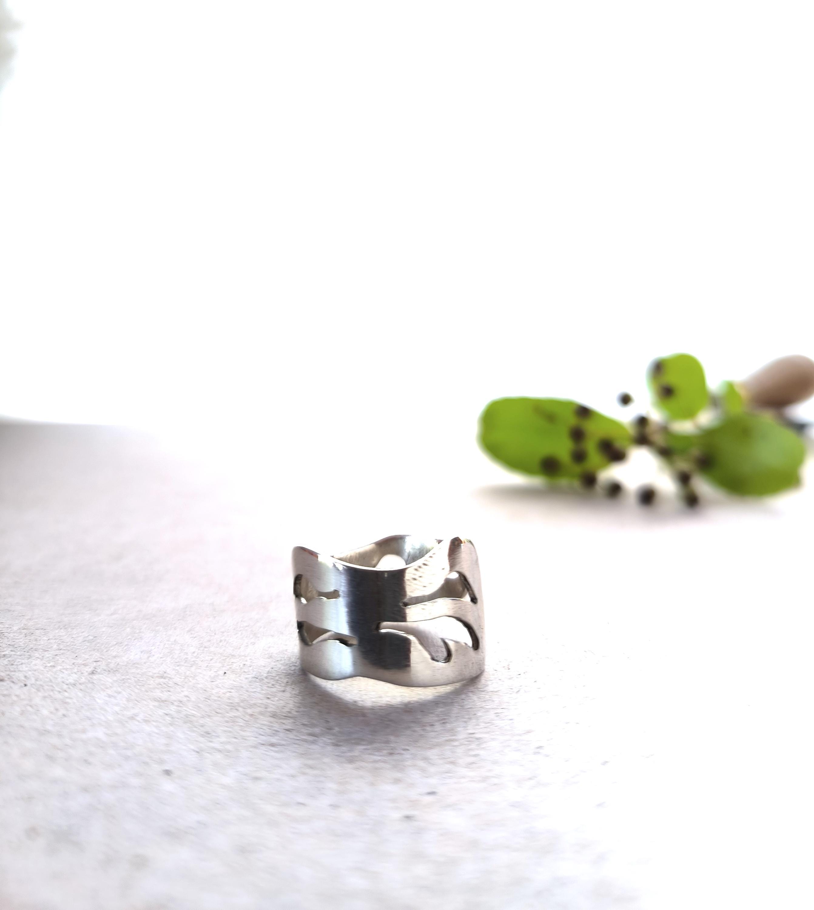 SR78*「Butterfly」 - 幸運と生命力の象徴である蝶の羽をイメージした