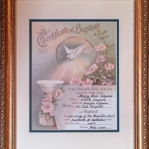 Certificado de bautismo con paloma del Espíritu Santo