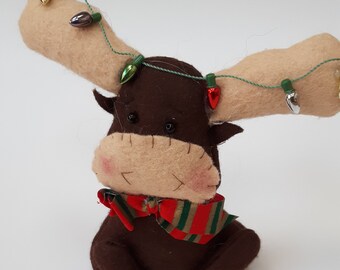 reindeer ornament, primitive reindeer ornament, reindeer with lights, reindeer, Christmas decoration, Christmas decor, reindeer decoration