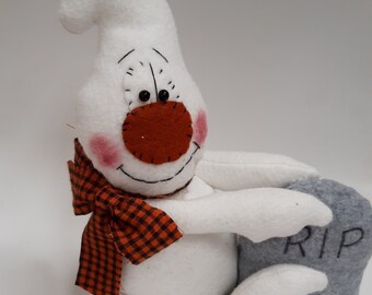 primitive sitting ghost, fall ghost, ghost decor, ghost decoration, fall decor, Halloween decor, Halloween decoration, whimsical ghost