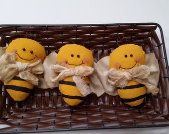 bowl fillers, bee decor, bee decorations, primitive bee bowl fillers, bee tucks, bee bowl fillers, bee ornament